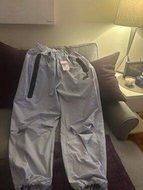 Men’s Nike joggers/workout pants
Light grey/bluish
Size large